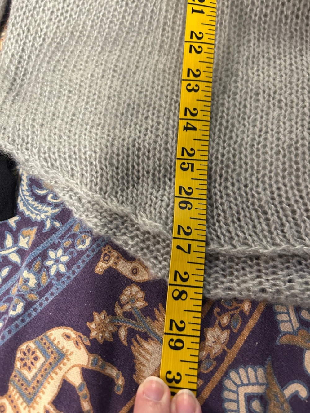 Wooden Ships Women’s Light Gray V-Neck Sweater Size M Mohair/Wool Blend - Picture 11 of 11